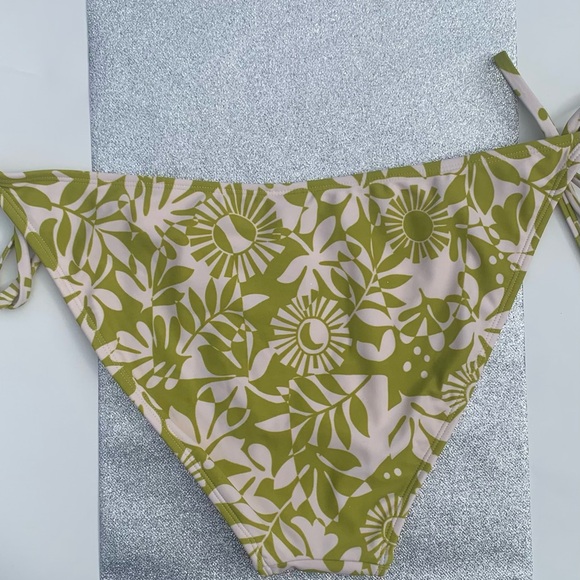 Wild Fable Green and White Floral Bikini Bottom - Picture 4 of 9